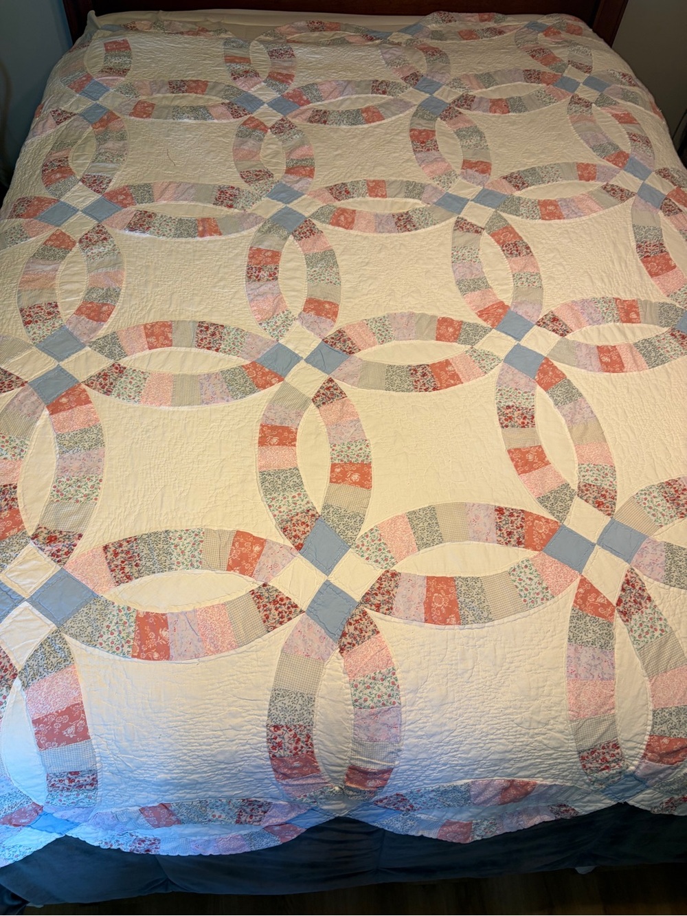 Vintage Hand Made Double Wedding Ring Quilt - 84x84 1930’s Great Depression Era